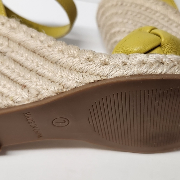 STEVE MADDEN - NOVAH WOMENS FAUX LEATHER SLINGBACK WEDGE SANDALS - Size 7 - Picture 9 of 10